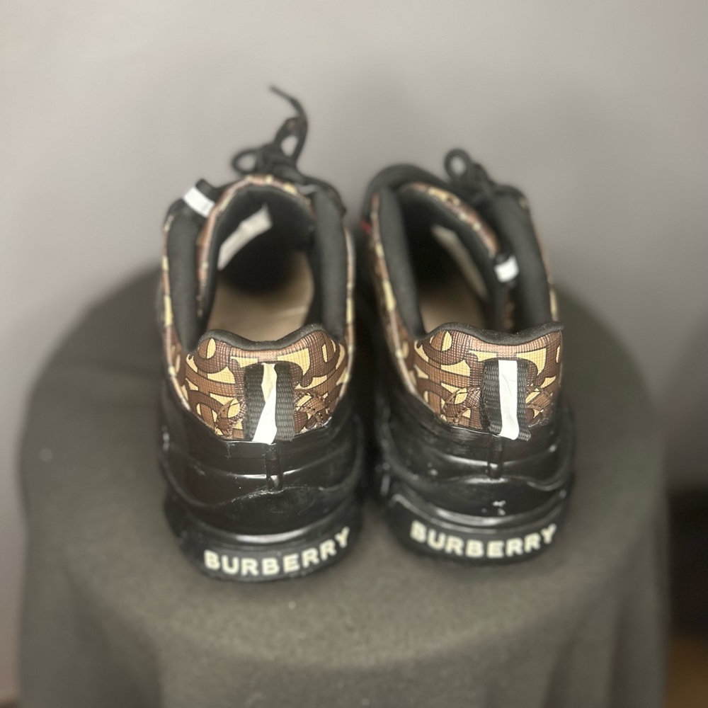 Burberry Monogram Print E-Canvas - image 3